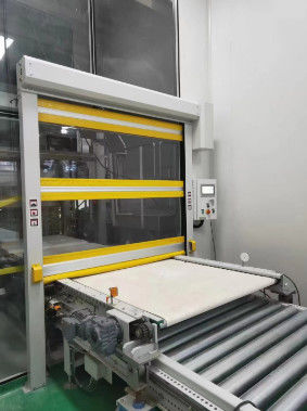شراء خط التجميع السريع الصناعي الباب السريع مع PVC الستار النافذة الشفافة online manufacture