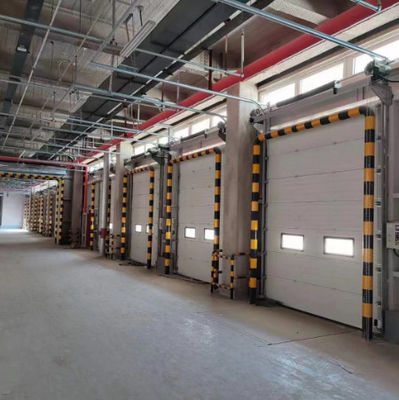 شراء القياس الصناعي الأوروبي الباب العلوي المقطعي المرتفع للمستودع أو المصنع online manufacture