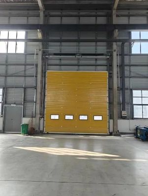 شراء 40mm Thickness Industrial Sectional Door with 0.4mm Steel and 2.0mm Galvanized Track for Enhanced Durability online manufacture