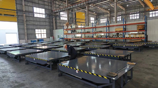الخدمات اللوجستية المرفأ الهيدروليكي الموازنة التفريغ المحطة المحمولة 13600kg