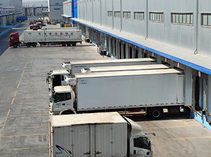 معيار ISO 9001 الدرج الهيدروليكي الرمادي 6800kg سقف الشاحنة